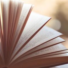 Aufgefächertes Buch